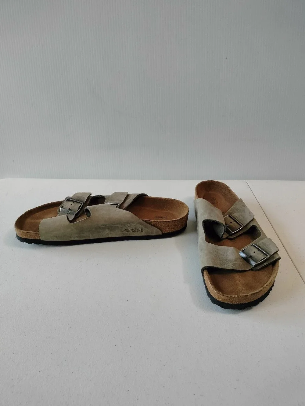 Birkenstock Arizona Mens Taupe Leather Two Strap Slide Sandals Travel Comfort